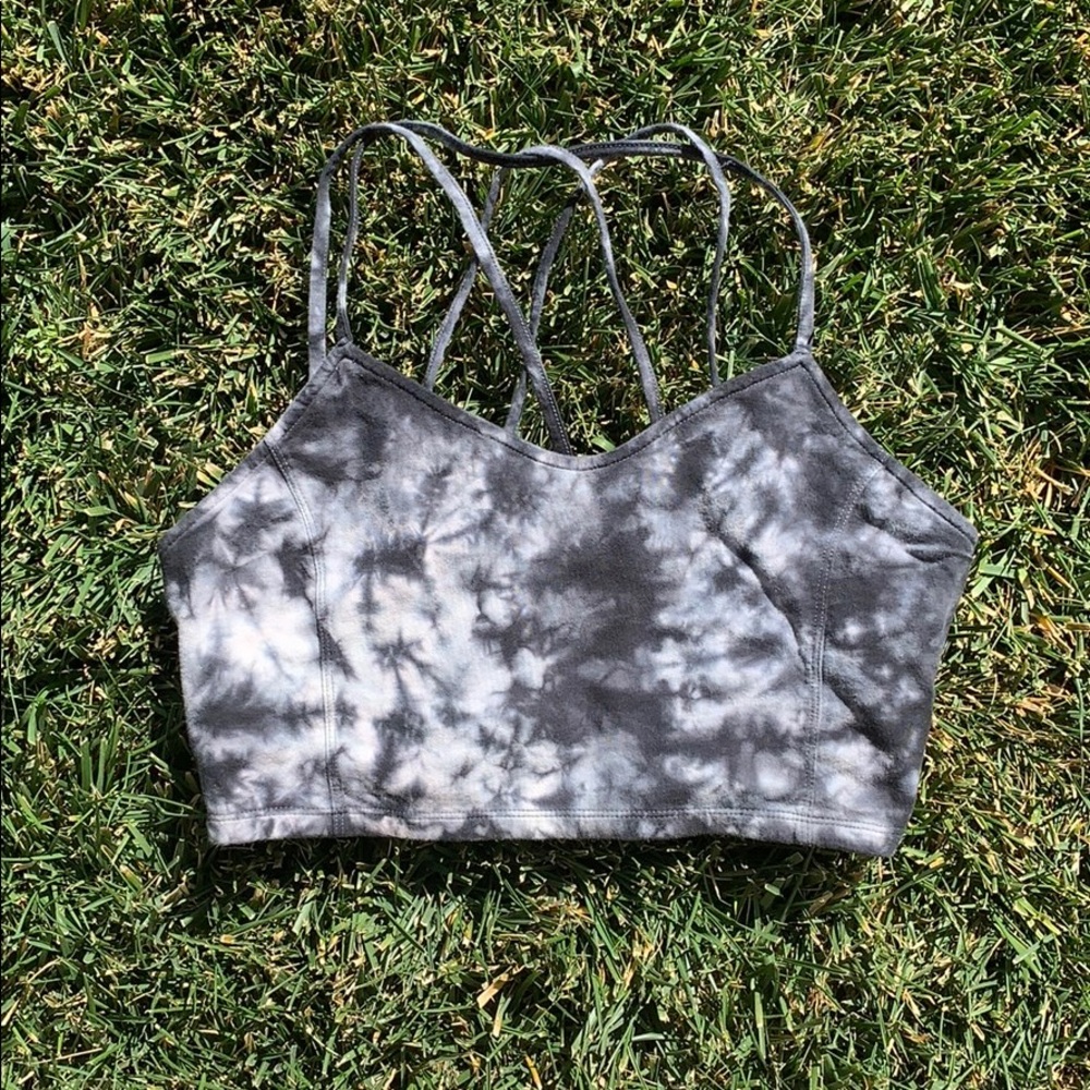 blue tie dye cropped tank top with detailed back🦋